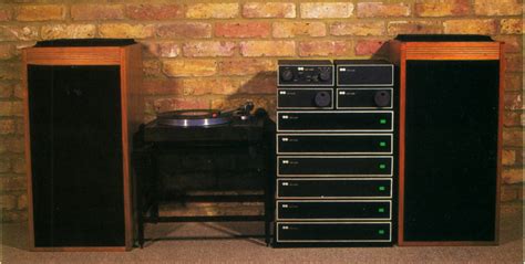 Anybody got digital pics of their Naim six